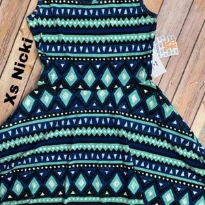LuLaRoe Nicki XS - BEAUTIFUL